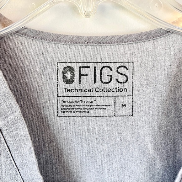 FIGS Grey Scrub Top - Picture 3 of 5